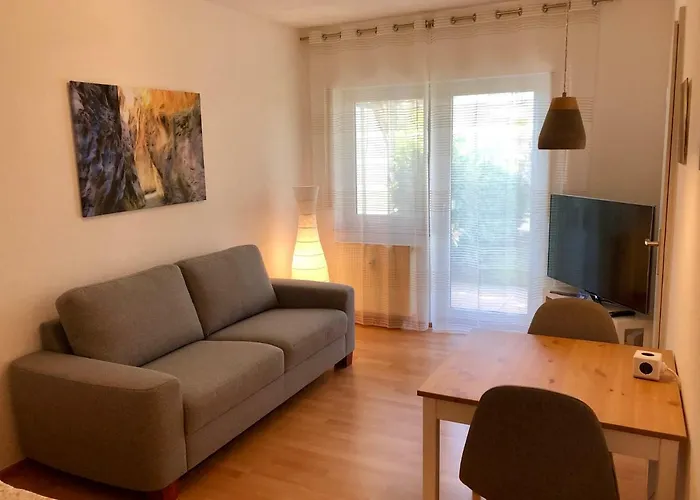Bed & Kitchen
