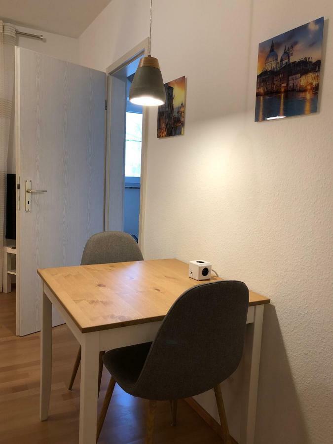 Apartment Bed & Kitchen
